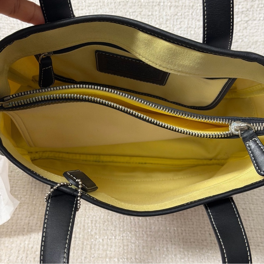 Vintage Coach
Hamptons Tote Bag - Picture 10 of 10